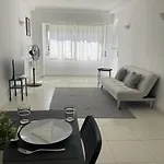 Sunny In Portimao, Walk To Marina, And Nightlife 아파트